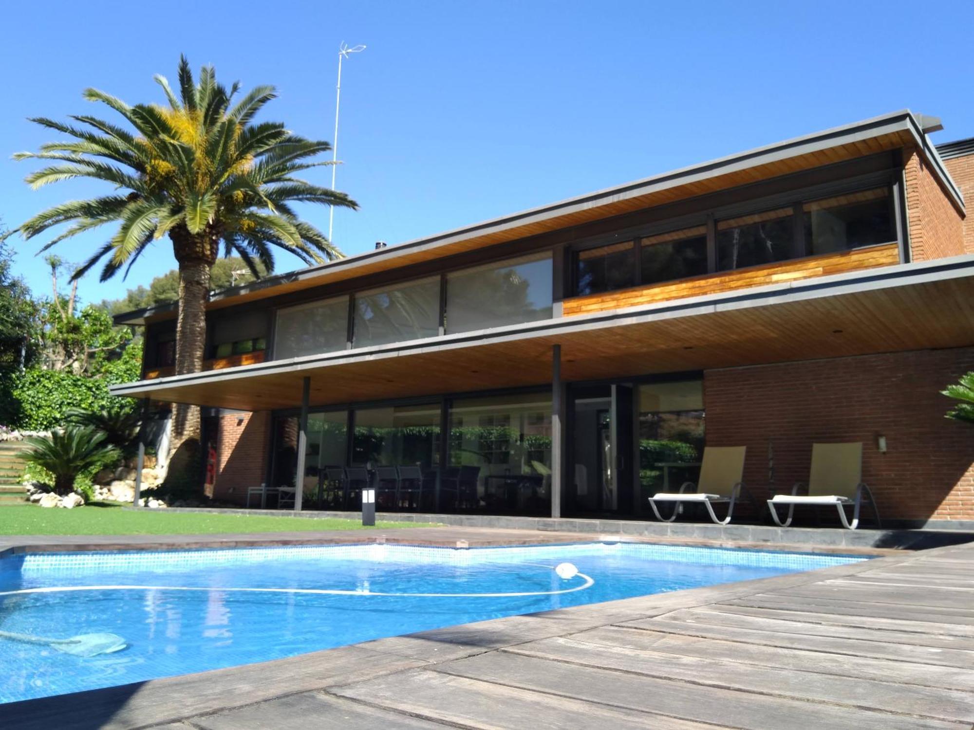 Villa Del Bosque Castelldefels Bagian luar foto