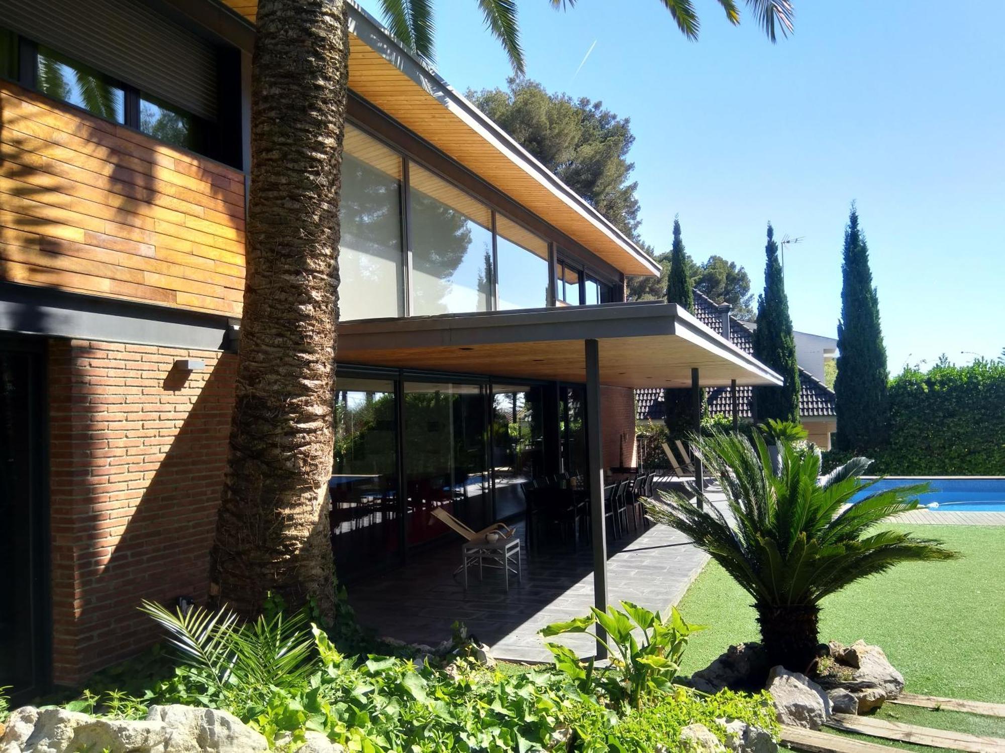 Villa Del Bosque Castelldefels Bagian luar foto